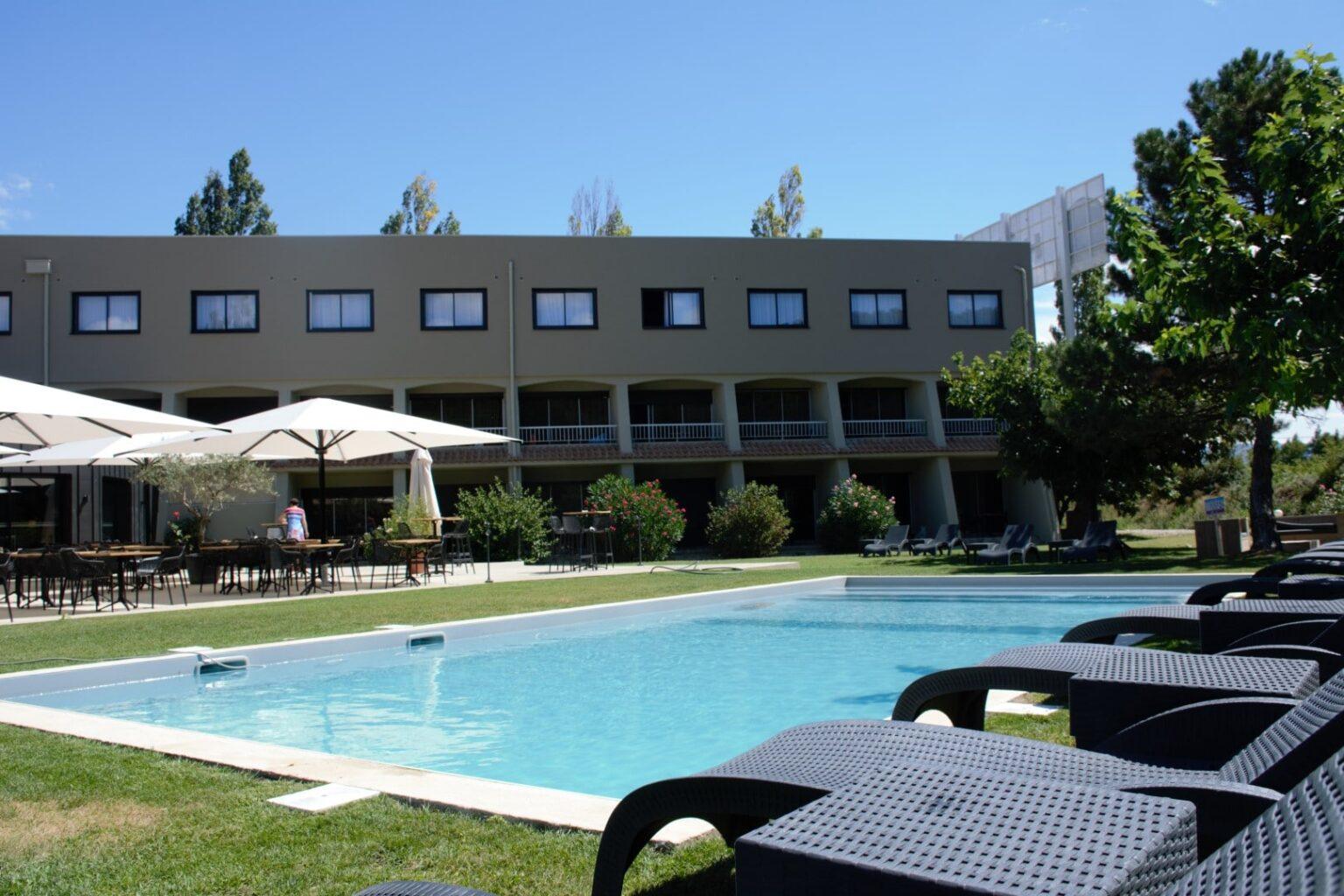 Hôtel à Valence dans la Drôme avec piscine - Le Clos Syrah : Hôtel Restaurant et Spa à Valence
